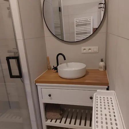 Gelijkvloers Vakantie-appartement Met Groot Zonnig Terras *