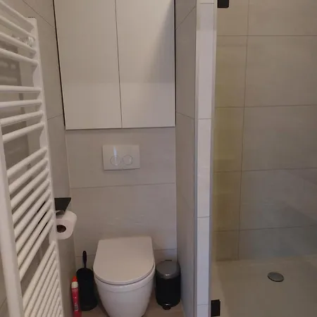 Gelijkvloers Vakantie-appartement Met Groot Zonnig Terras