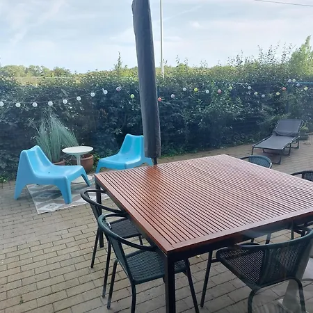 アパート Gelijkvloers Vakantie-appartement Met Groot Zonnig Terras *